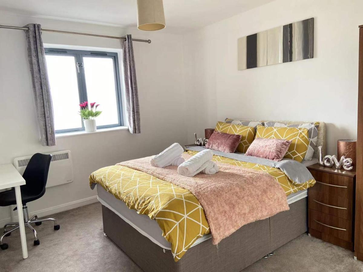 Beach Front Apt With Stunning Sea View Swansea Bagian luar foto